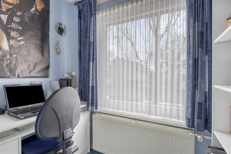 Kabinet - 1950s Semi-Detached House with Garden in Burghplan, Eindhoven