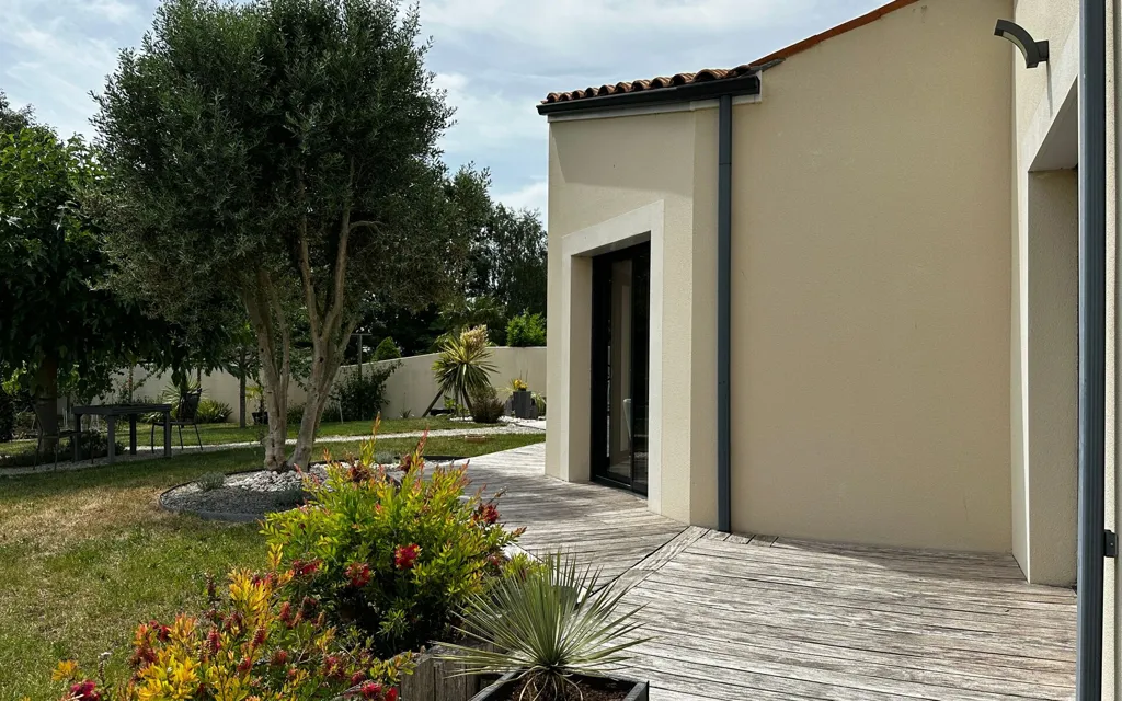 Terrass - Contemporary House with Garden in Soubise