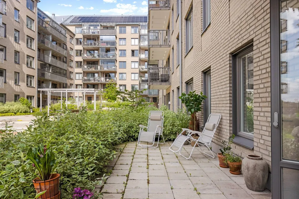 Giardino - Apartment with Large Terrace in Järfälla