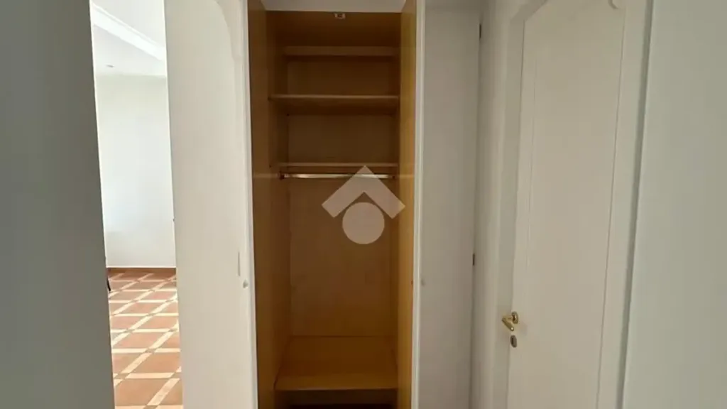 Toad - Rented Duplex with Double Aspect in Rome