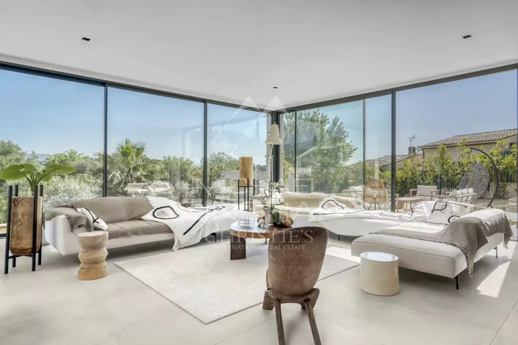 Elutuba - Contemporary Villa with Pool near Valbonne