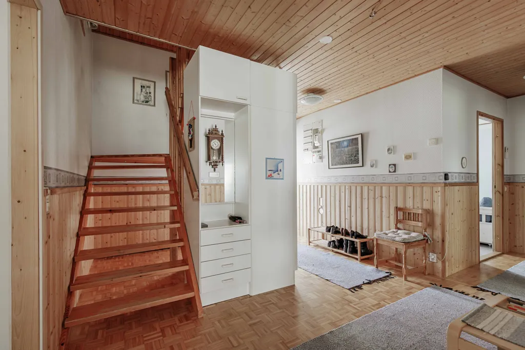 Elutuba - Spacious Detached House with Garden in Riskunmäki