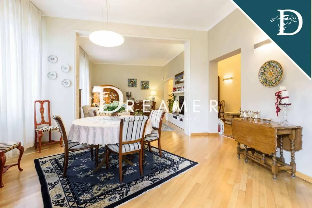 Söögituba - Luxury Apartment with Balcony in Florence
