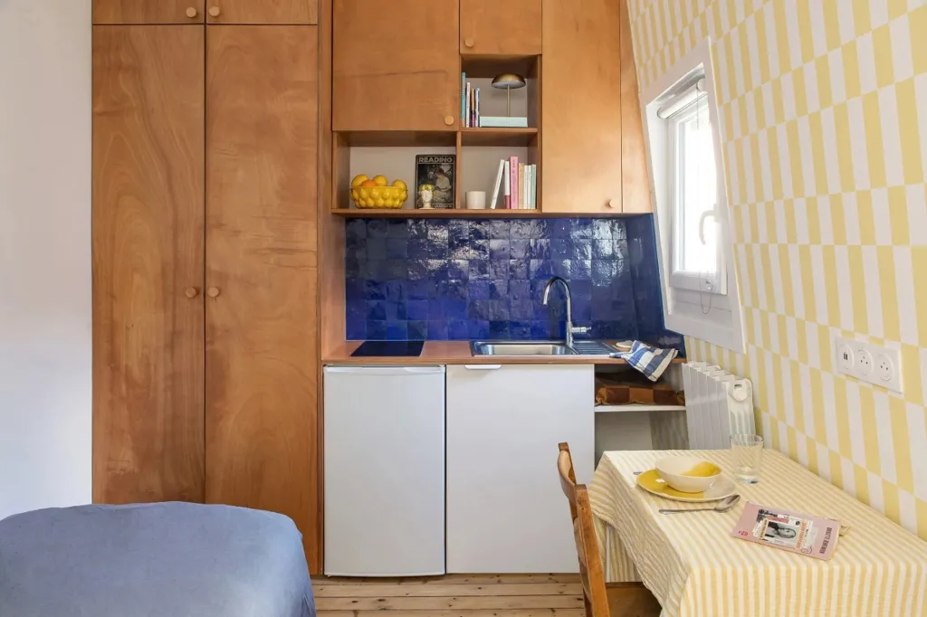 Chambres - Studio Rénové dans le 8ème Arrondissement de Paris