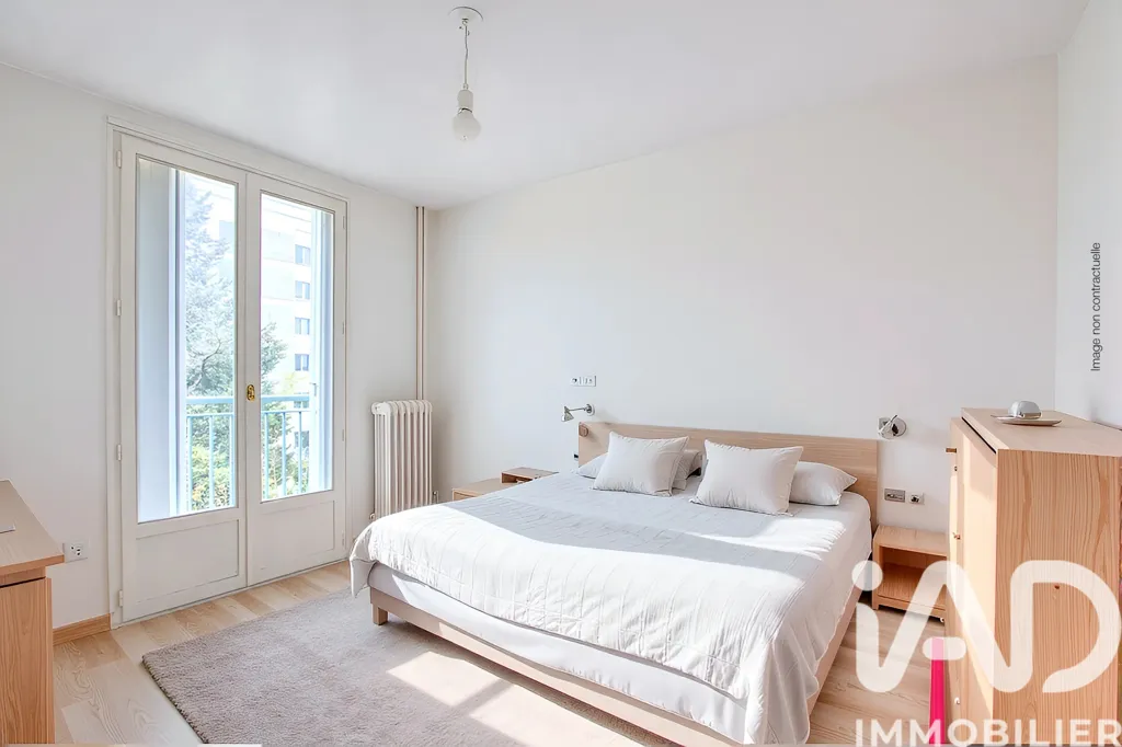 Magamistoad - 5-Piece Apartment with Balcony in Compiègne