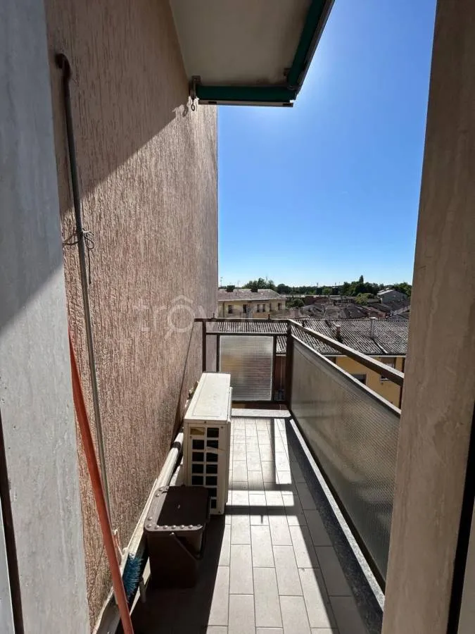 Rõdu - Apartment with Triple Exposure in Lodi Vecchio