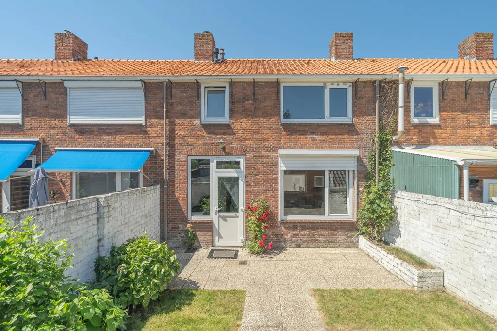 Esterno - Characterful Semi-detached House with Deep Garden in Yerseke