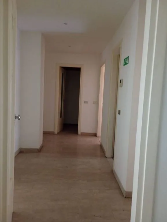 Entrée - Luxury Flat to Restructure near Piazza Emilia, Milan