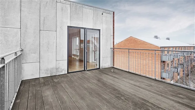 Balcone - 5-Room City Centre Apartment with Balcony