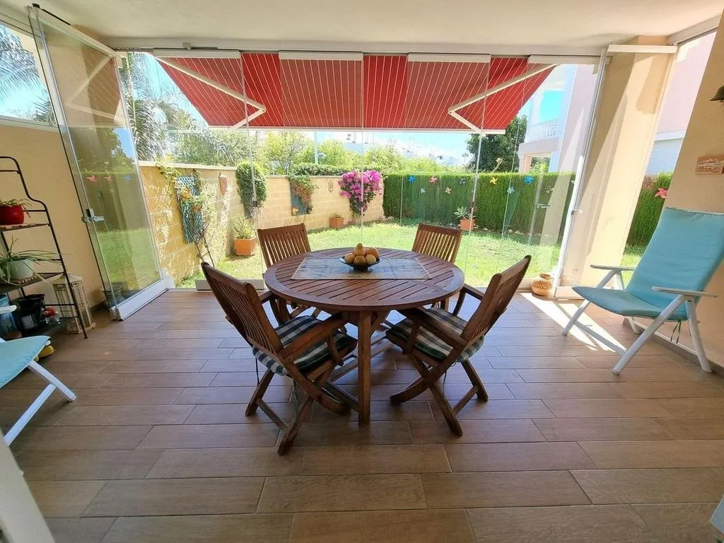 Terrass - Corner Luxury House with Pool Potential in San Pedro