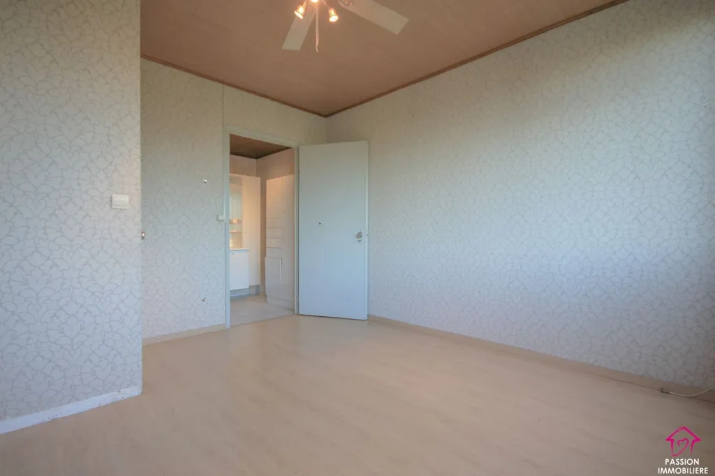 Toad - 1-Bed Flat with Balcony in Secure Complex