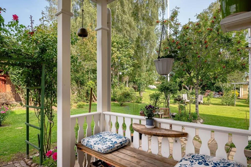 Terrass - Victorian Villa with Multiple Units in Malmköping
