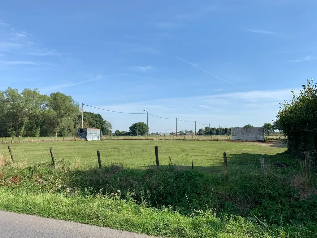 Aed - Renovatable House with Rural View in Ichtegem