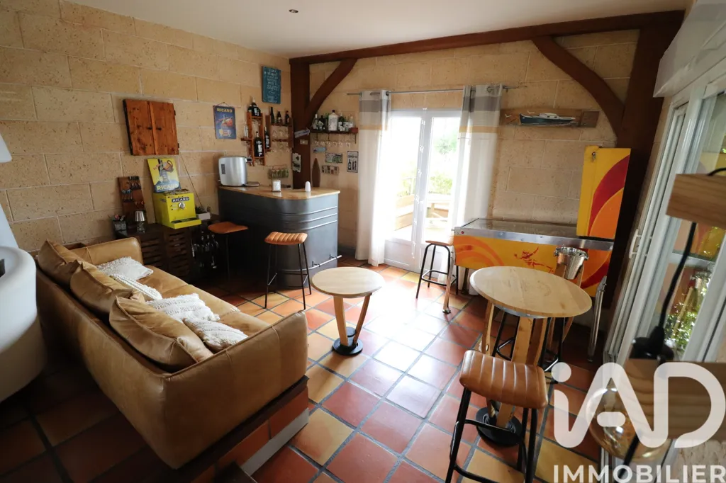 Cuisine - Maison Contemporaine avec Piscine à Orignolles