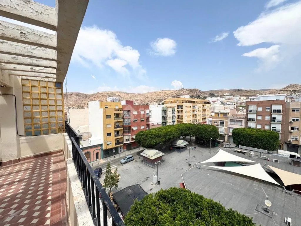 Rõdu - Apartment with Balcony in Almería