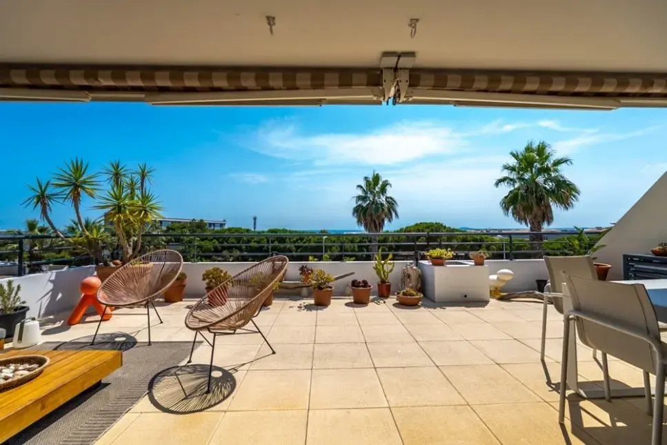 Terrace - Luxury Apartment with Sea View in Sète