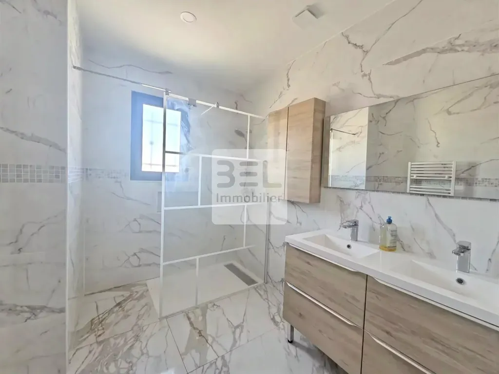 Bagni - Contemporary Villa with Garage in Nice