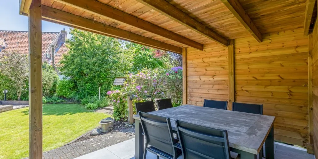 Terrasse - Villa Rénovée avec Jardin à Merelbeke