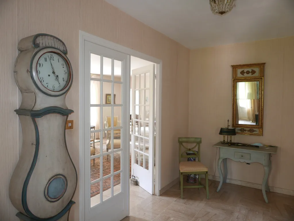 Esik - Spacious House with Pool in Saint-Astier