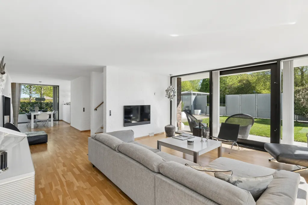 Séjour - Villa with Garden and Forest View in Trekroner