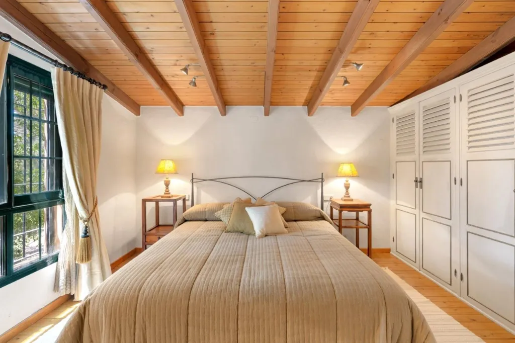 Magamistoad - Mediterranean Villa with Private Helipad in Ojén