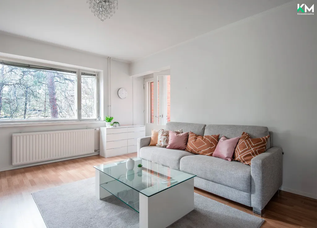 Elutuba - 3rd Floor Apartment with Balcony in Vasaramäki