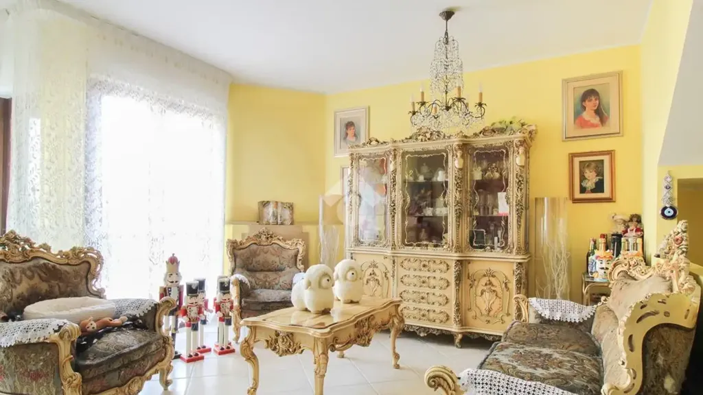 Elutuba - Semi-detached Villa with Private Courtyard in Città Sant'Angelo