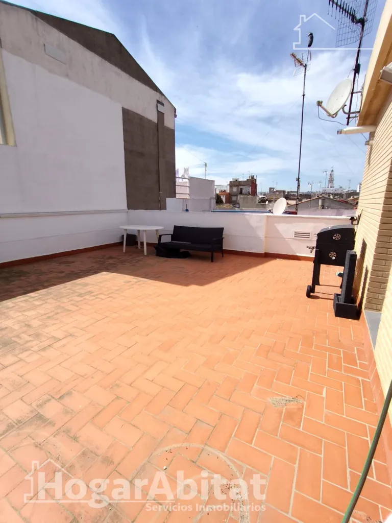 Terrass - Spacious Corner House with Terraces in Alginet