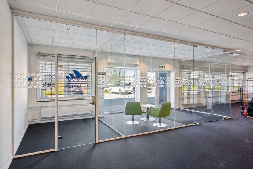 Bureau - Warehouse and Office Space in Klovtofte, Taastrup