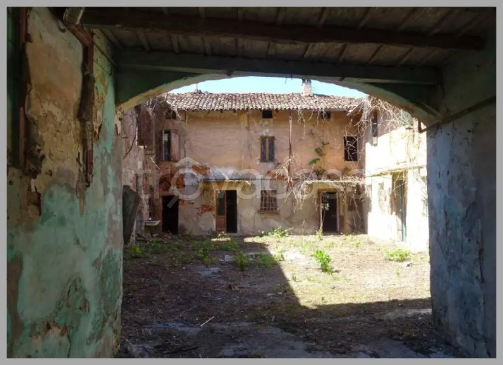 Garden - Auctioned Apartment with Balcony in Codogno