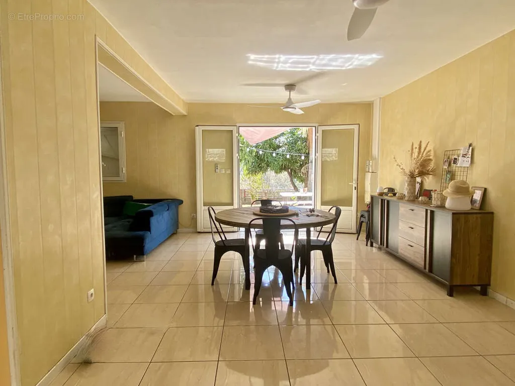 Sala da pranzo - House with Mountain View in Bois d’Olives