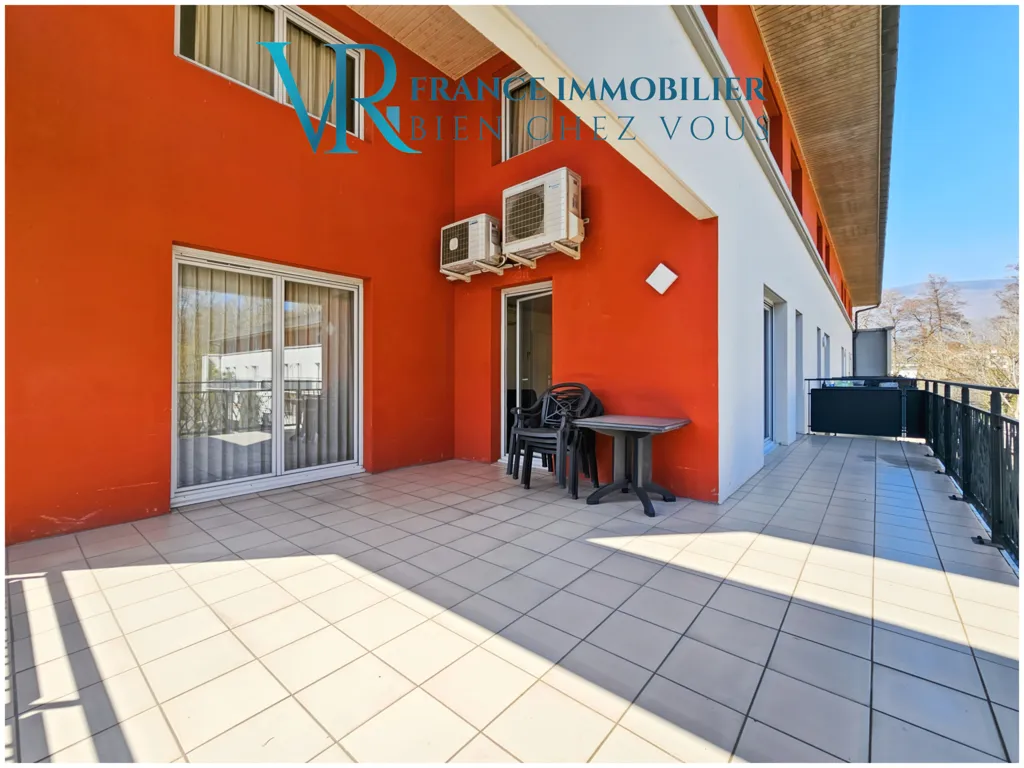 Balcon - Duplex Meublé avec Terrasse et Parking à Proximité du Lac