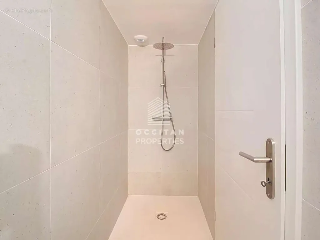 Salles de bain - Maison Nouvelle avec Terrasse près du Palais des Festivals