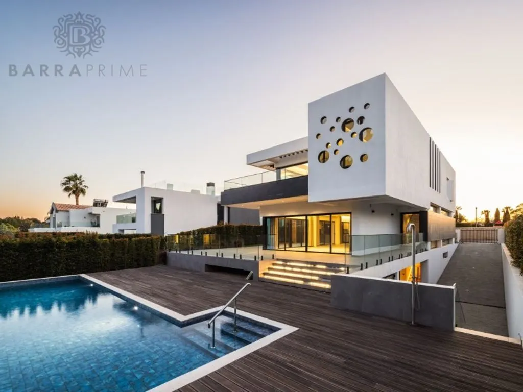 Pool - Contemporary Villa with Golf View in Vilamoura