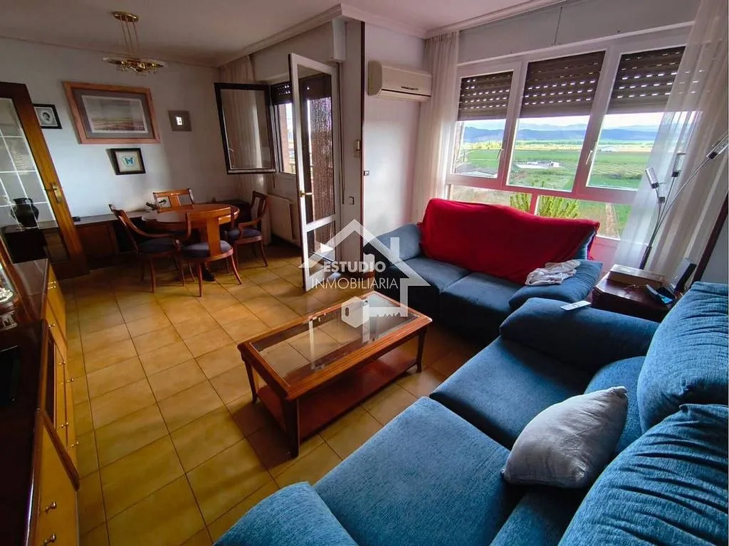 Séjour - House with Terrace and Garage in Mendavia