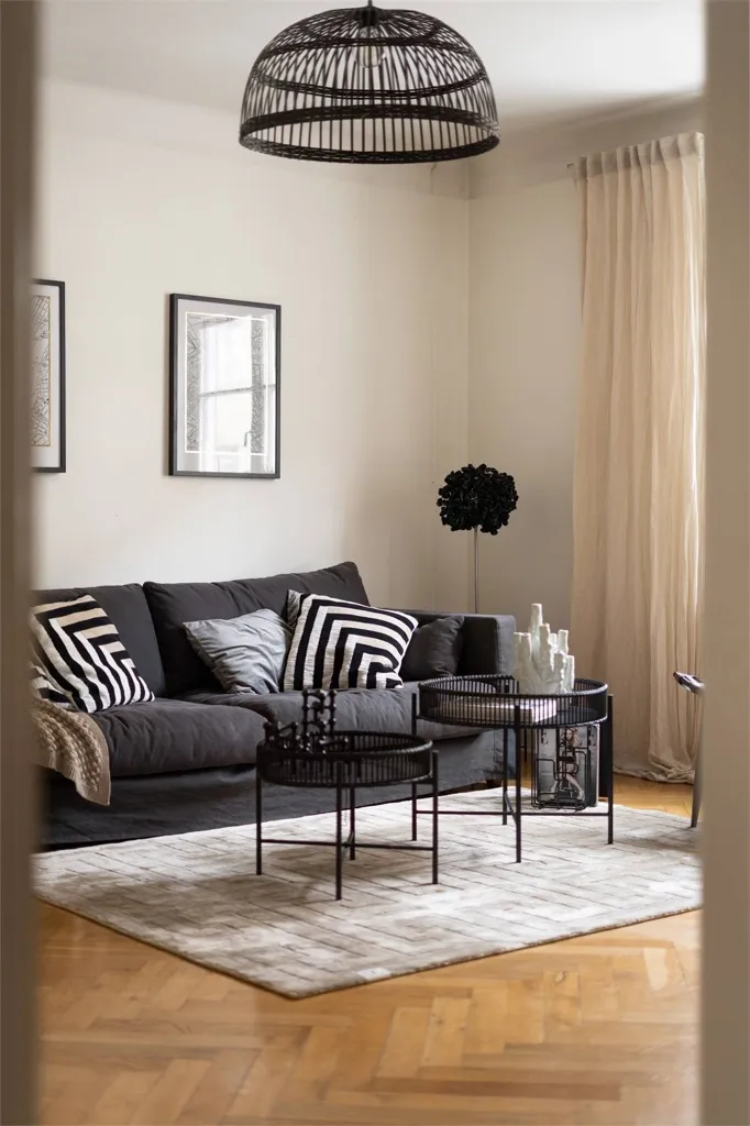 Living Room - 1930s Charm Flat in Haga Norra, Solna