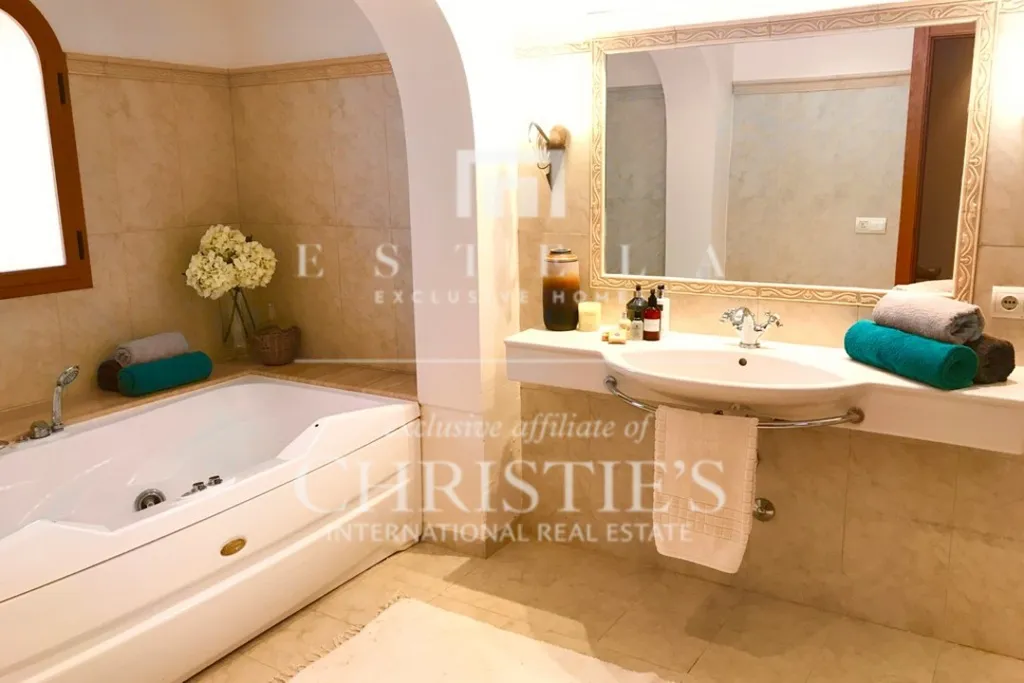 Vannitoad - Villa with Pool between Ibiza and Salinas Beach