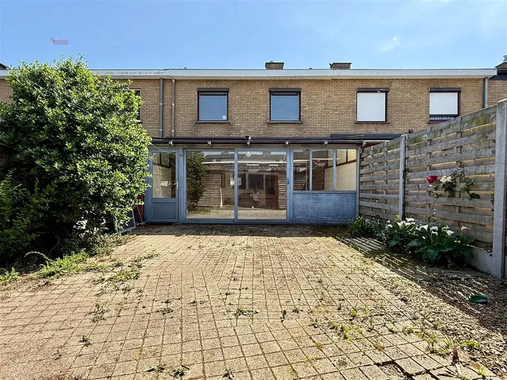 Jardin - Maison avec Garage et Jardin à Gistel
