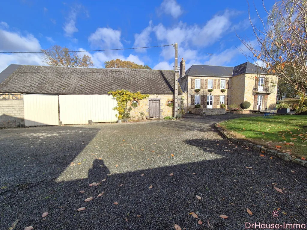 Extérieur - Maison en Pierres avec Bureau et Dépendance à Domfront