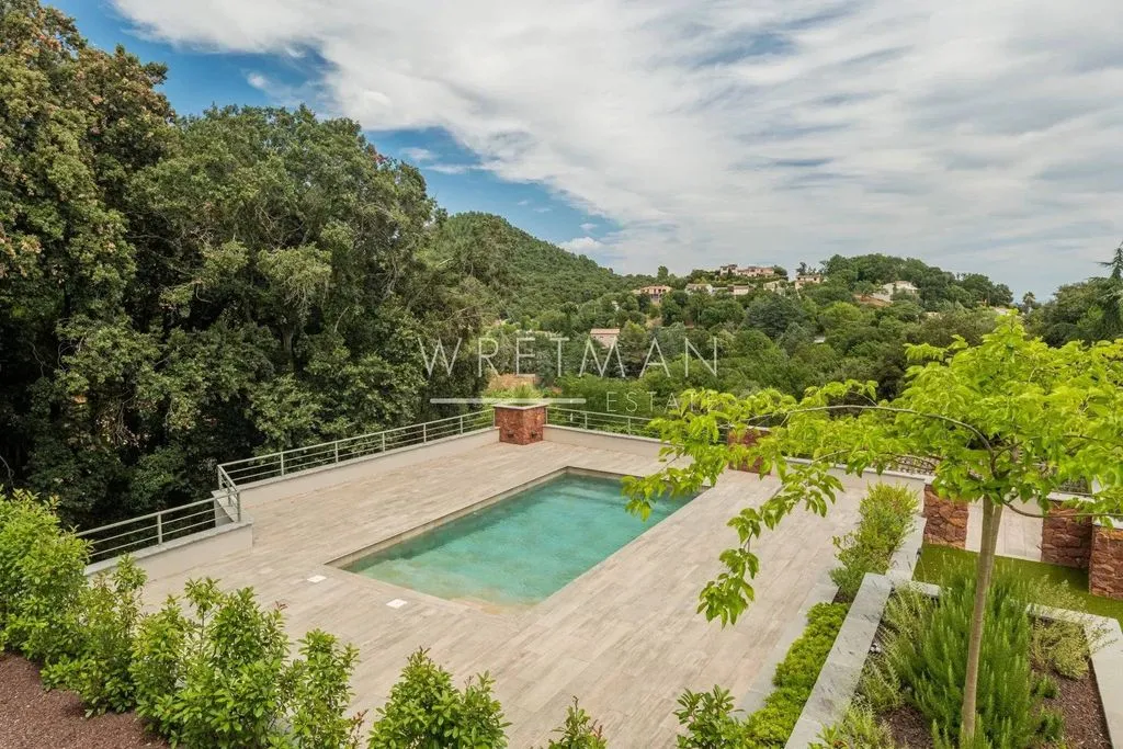 Piscine - Appartement Luxe avec Piscine à Les Adrets-de-l'Estérel