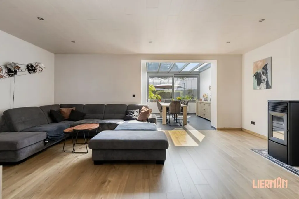 Séjour - Maison Rénovée avec Terrasse à Aalst