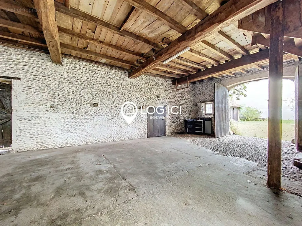 Grange à Aménager en Maison T4/T5 à Billère