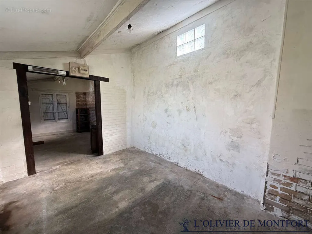 Rooms - Constructible Plot with Balcony in Méré