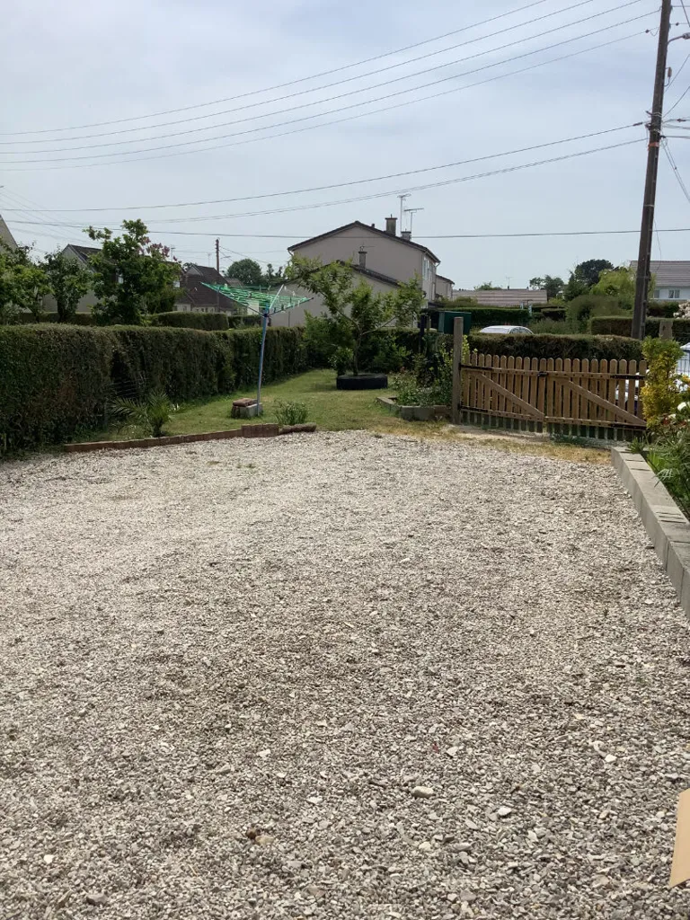 Extérieur - Maison avec Jardin et Cour à Proximité