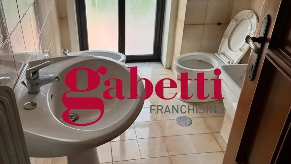 Salles de bain - Apartment with Triple Balcony in San Nicola La Strada