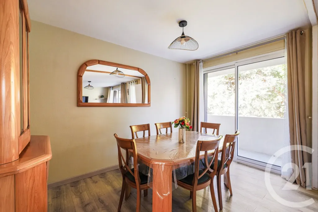 Sala da pranzo - T3 with Balcony in St Martin d'Hères