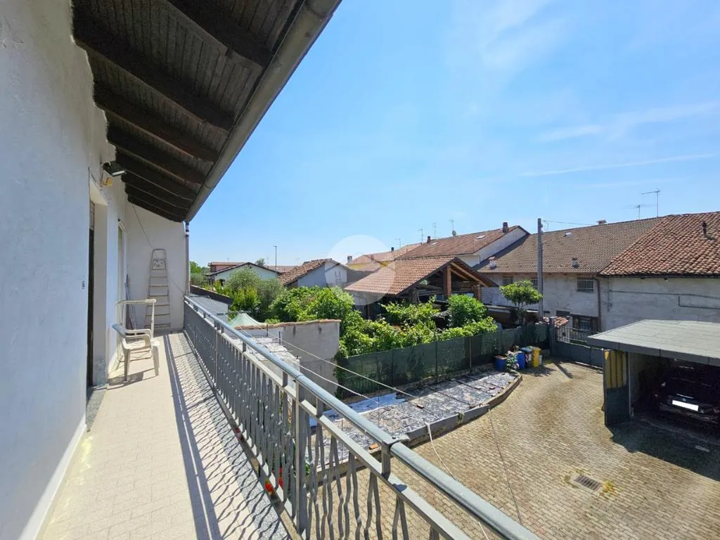 Balcon - Restored Villa with Private Garden in Torrazza Piemonte