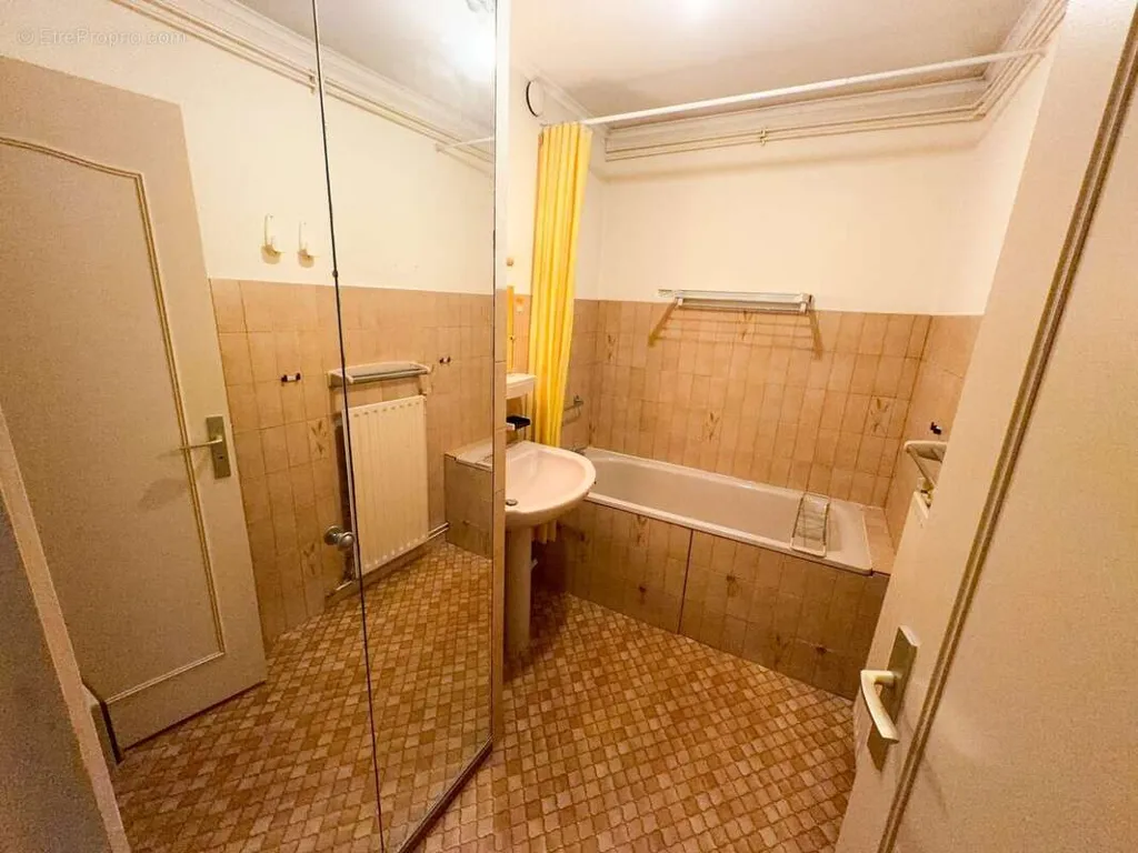 Salles de bain - Appartement 3 Pièces avec Garage à Roubaix