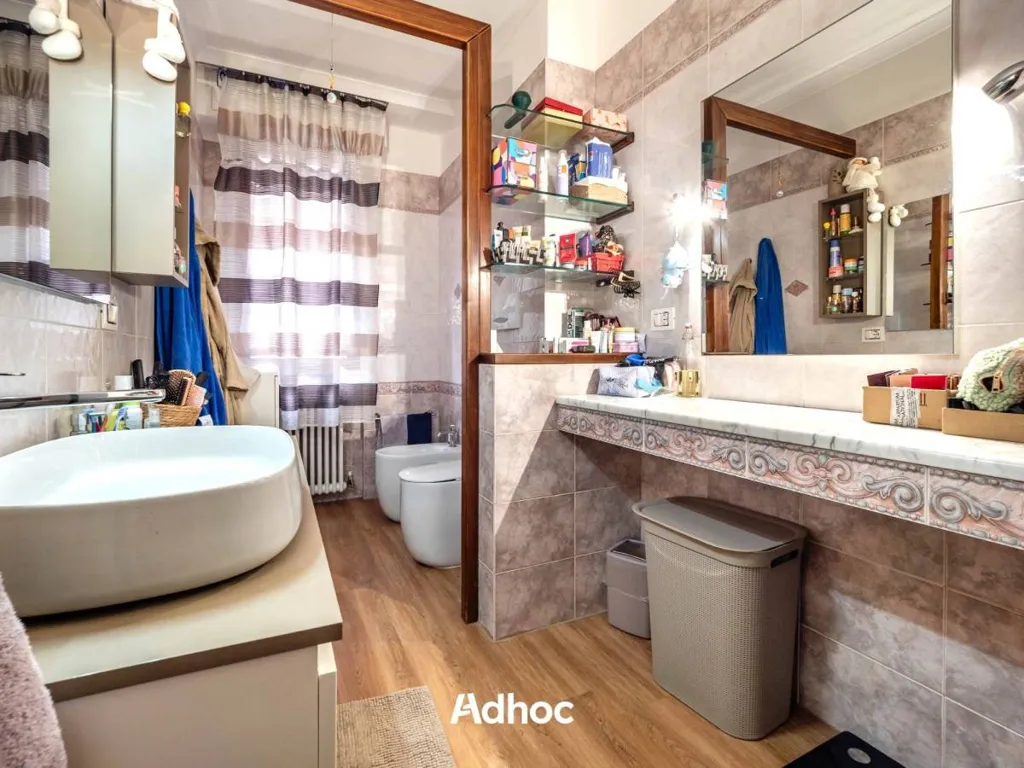 Vannitoad - Spacious Apartment with Terrace in Fano