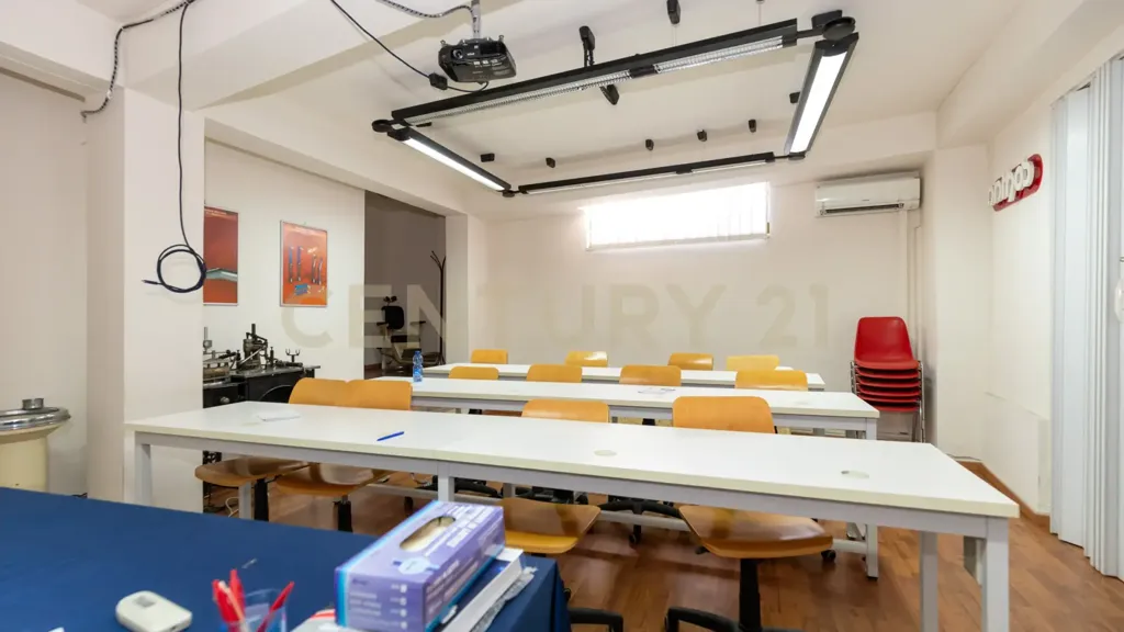 Bureau - Office with Terrace in Tremestieri Etneo